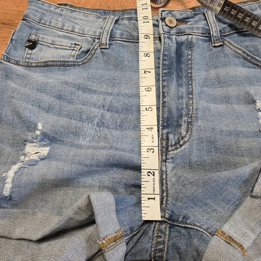 KanCan Blue Distressed Jean Shorts Size 11/29